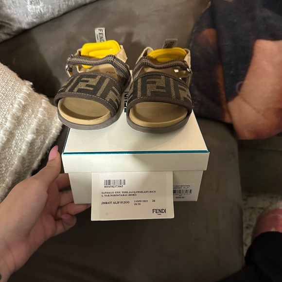 Fendi Toddler Sandals size 26 9.5 toddlers! - Picture 2 of 6